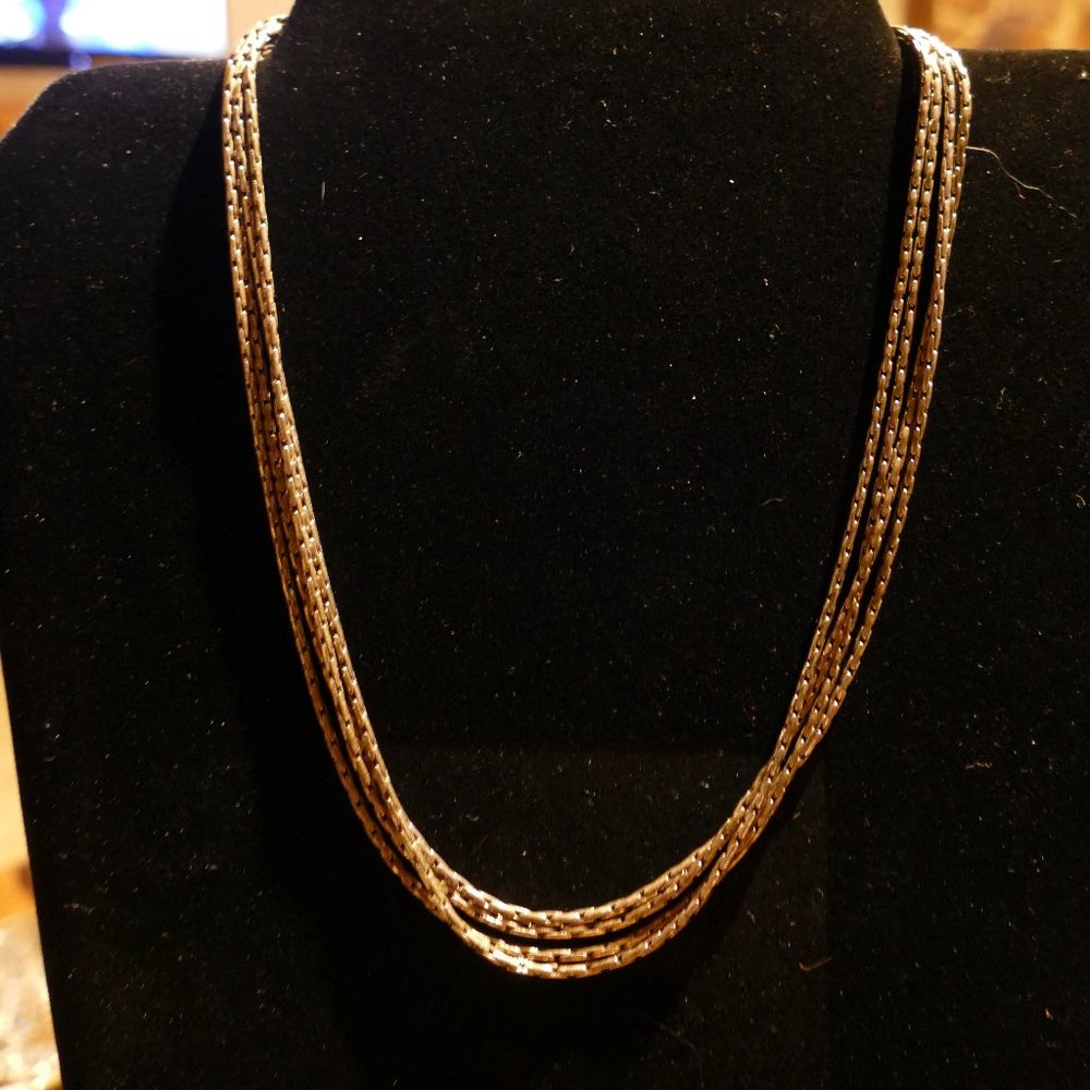 Silverado - simple silver necklace